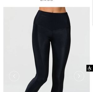 Onzie sweetheart black ribbed midi leggings